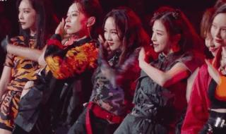 乘风破浪的姐姐主题曲舞台